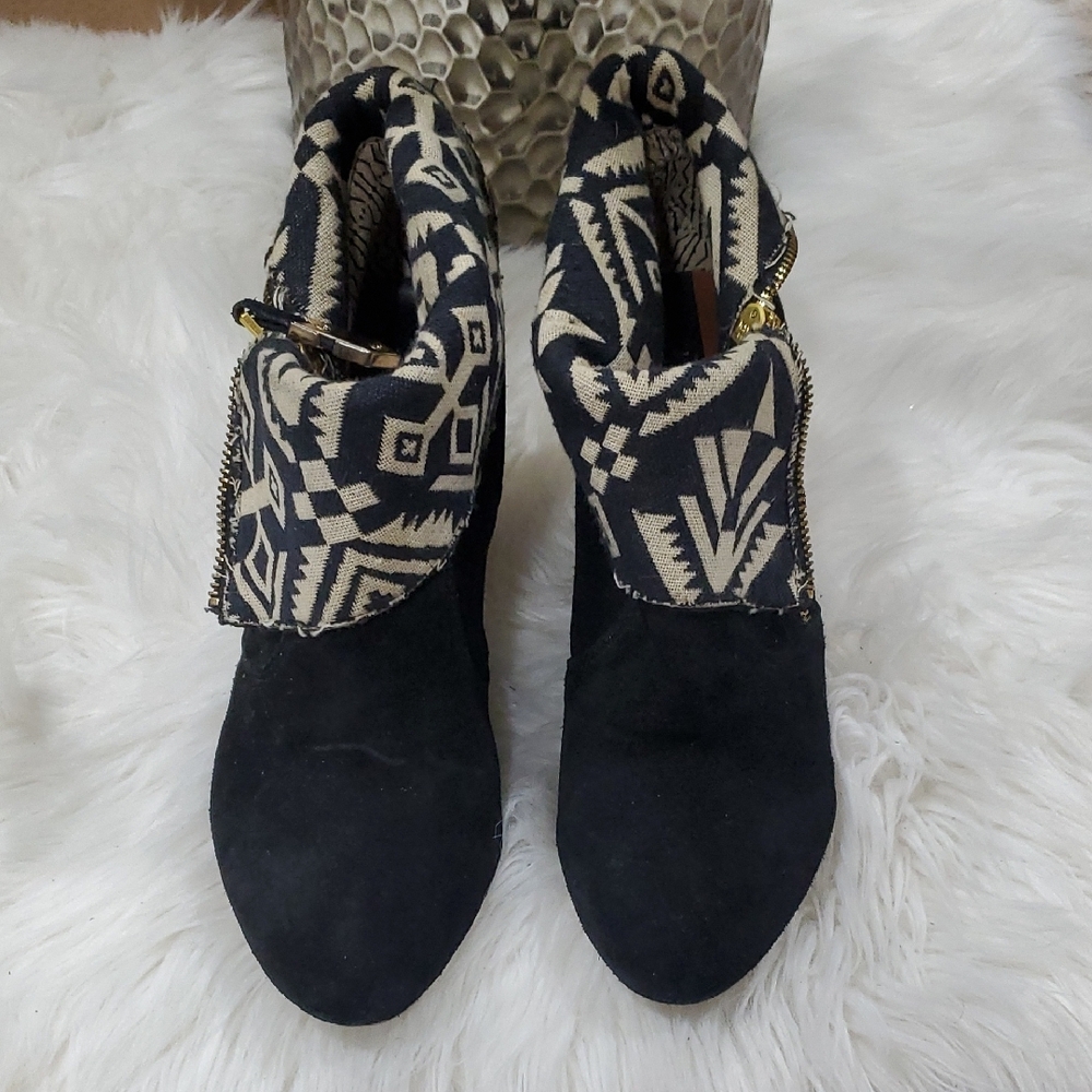 Matt Bernson Black Suede Fold Over Ankle Booties Boots Sz 8.5 - Picture 11 of 16